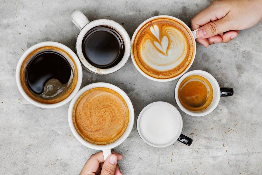 ¿Cuántas tazas de café equivalen a una bebida energética?
