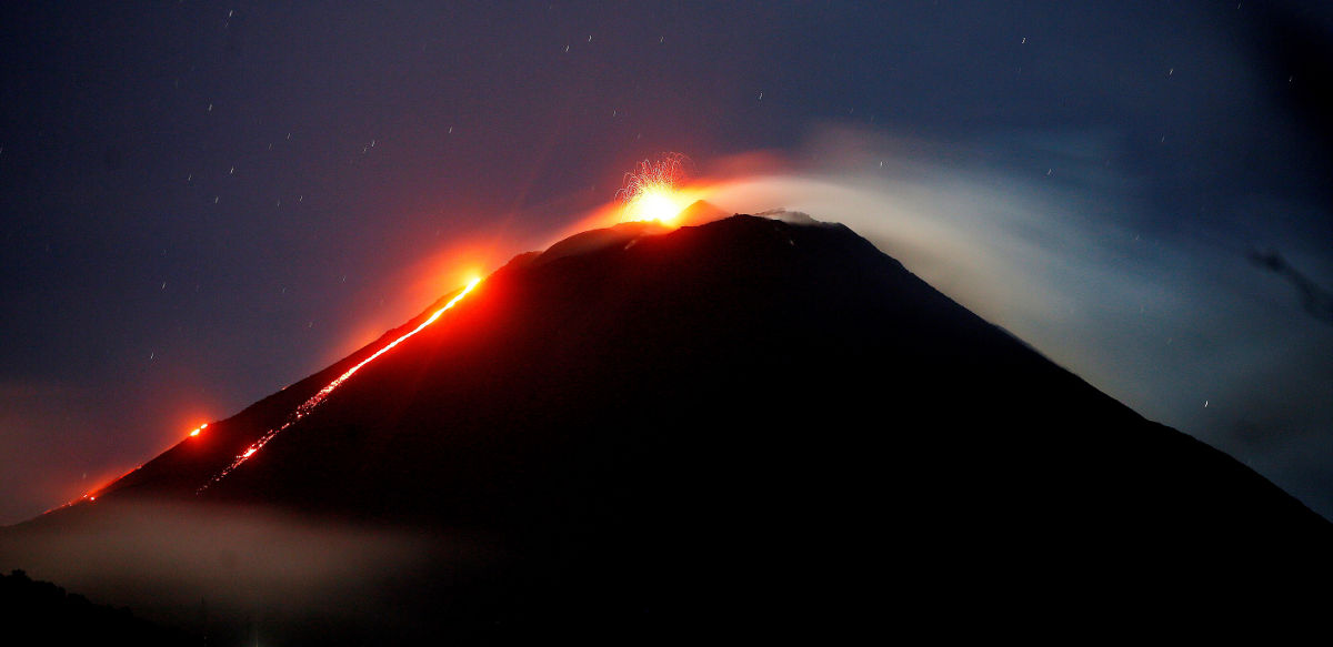 Aumenta actividad de volcán Pacaya en Guatemala