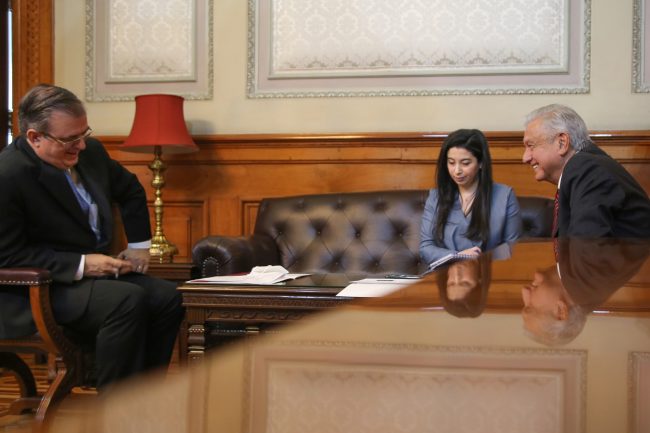 AMLO sostiene llamada con Kamala Harris, vicepresidenta de EU, sobre crisis migratoria