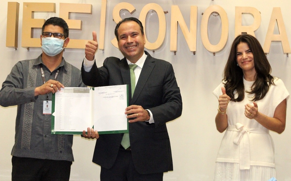 Antonio Astiazarán recibe constancia de mayoría como alcalde de Hermosillo