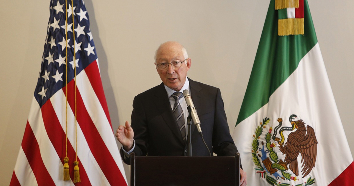 Piden a Joe Biden despedir al embajador en México Ken Salazar