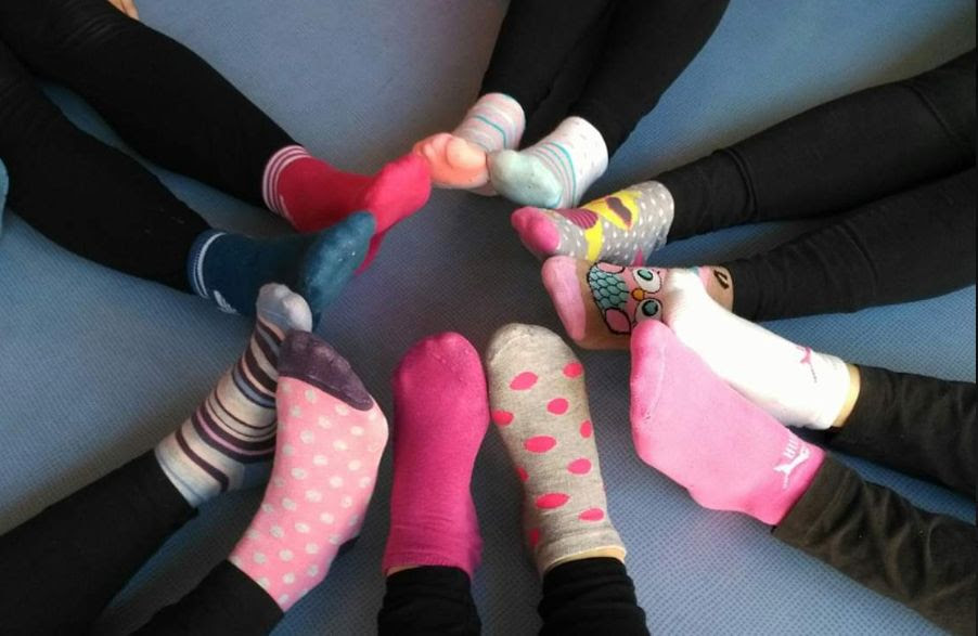 DIF Sonora invita a visibilizar el síndrome de Down con calcetines diferentes