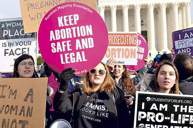 Se aprueba en Oklahoma ley que prohíbe el aborto y se convierte en penado