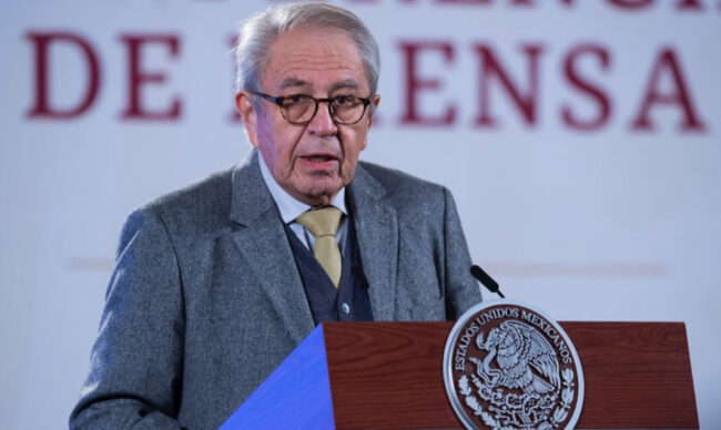“Médicos mexicanos no desean trabajar en zonas remotas e inseguras por eso se contrata a extranjeros” Secretaría de Salud “Médicos mexicanos no desean trabajar en zonas remotas e inseguras por eso se contrata a extranjeros” Secretaría de Salud