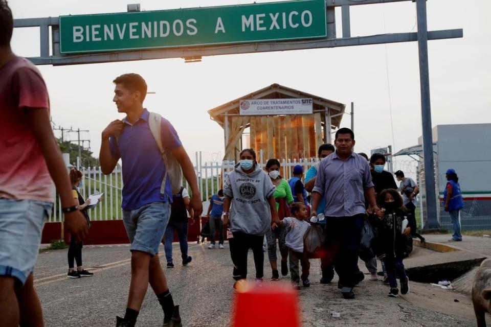 Corte Suprema de EU da luz verde para terminar el programa “Quédate en México”