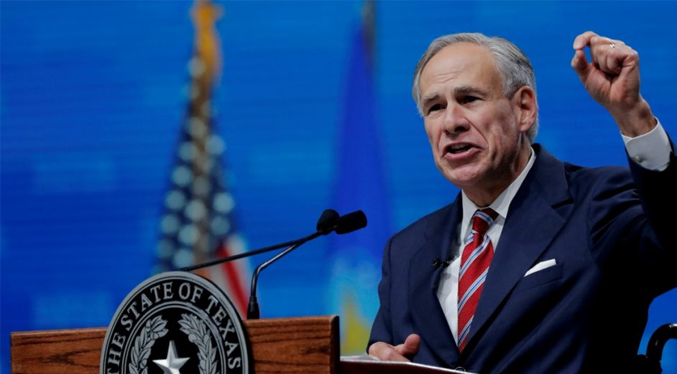 Gobernador de Texas ordena devolver migrantes indocumentados