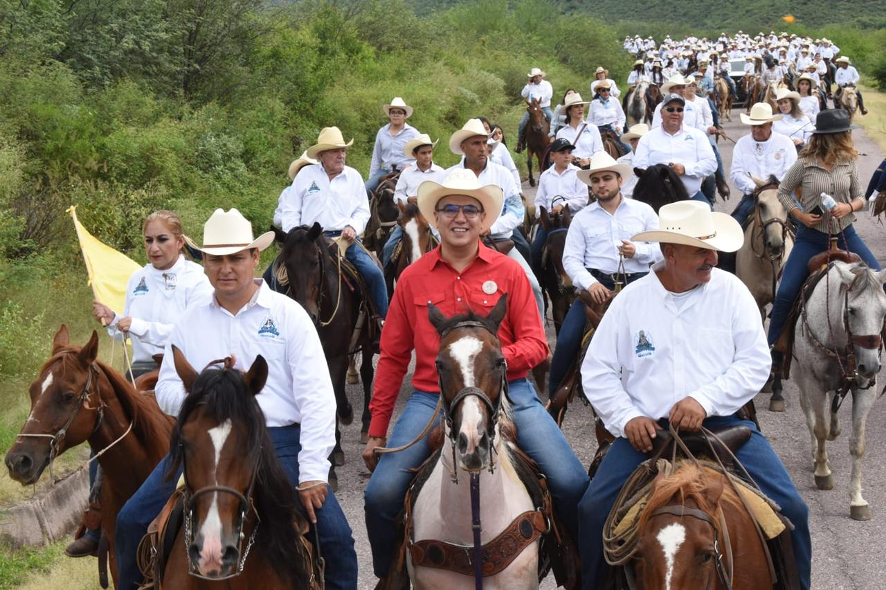 Comisionado Nacional del PT en Sonora Ramón Flores participa en la Cabalgata en Bacadéhuachi