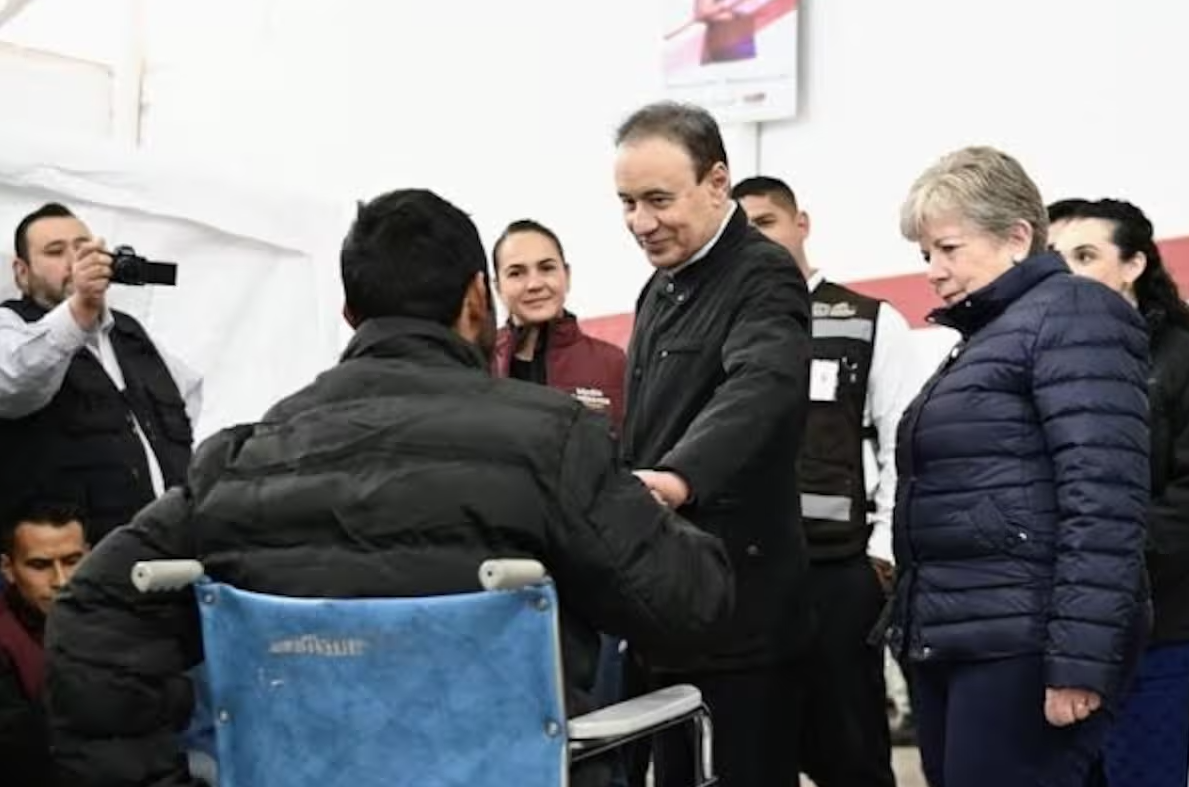 Gobernador Durazo supervisa albergues para repatriados en Sonora