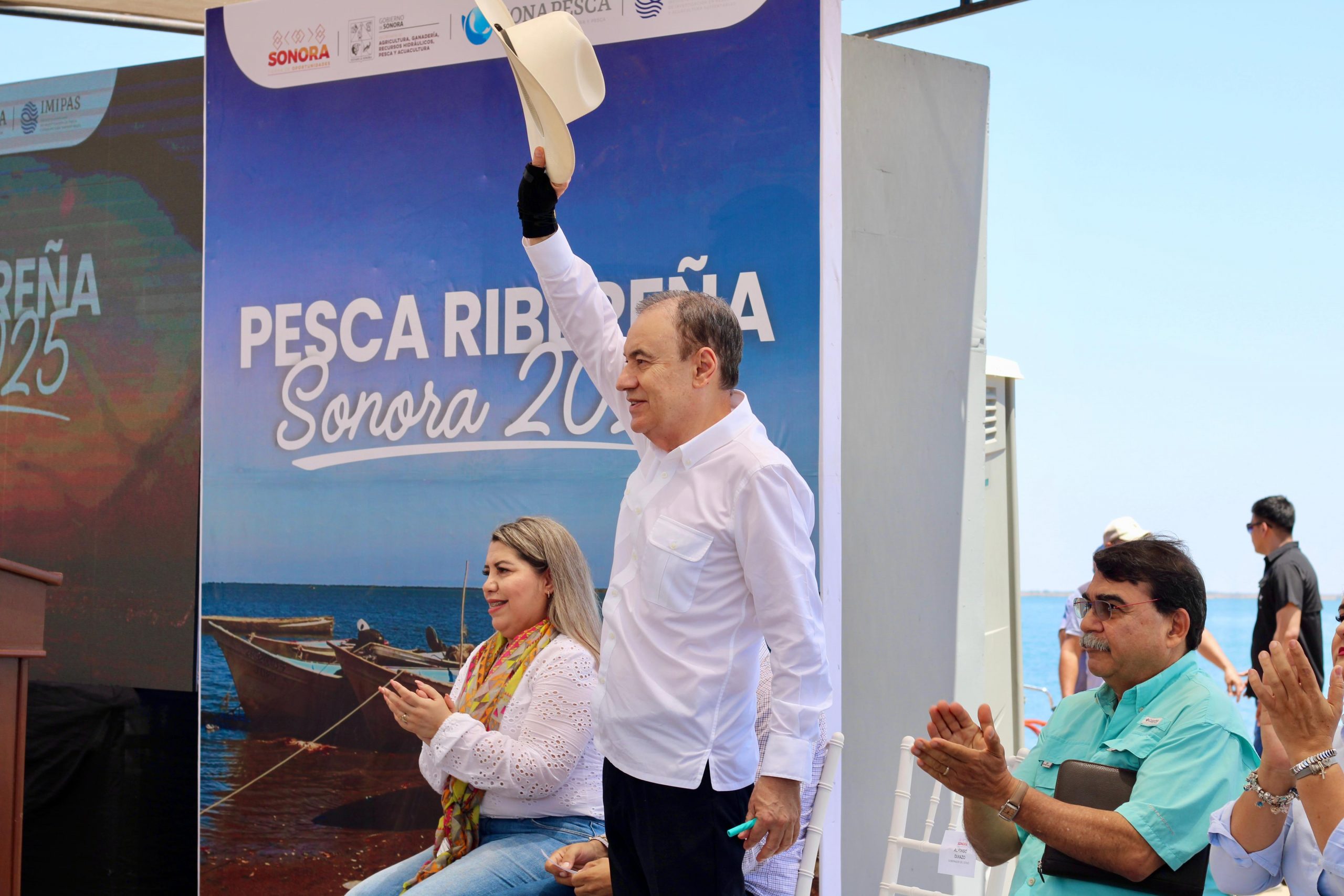 Se reúnen Alcalde y Gobernador de Sonora con pescadores de Yavaros