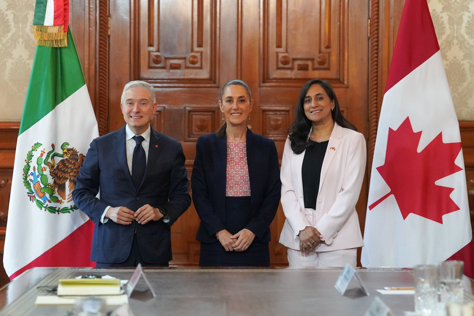 Claudia Sheinbaum recibe a Ministros de Canadá en Palacio Nacional