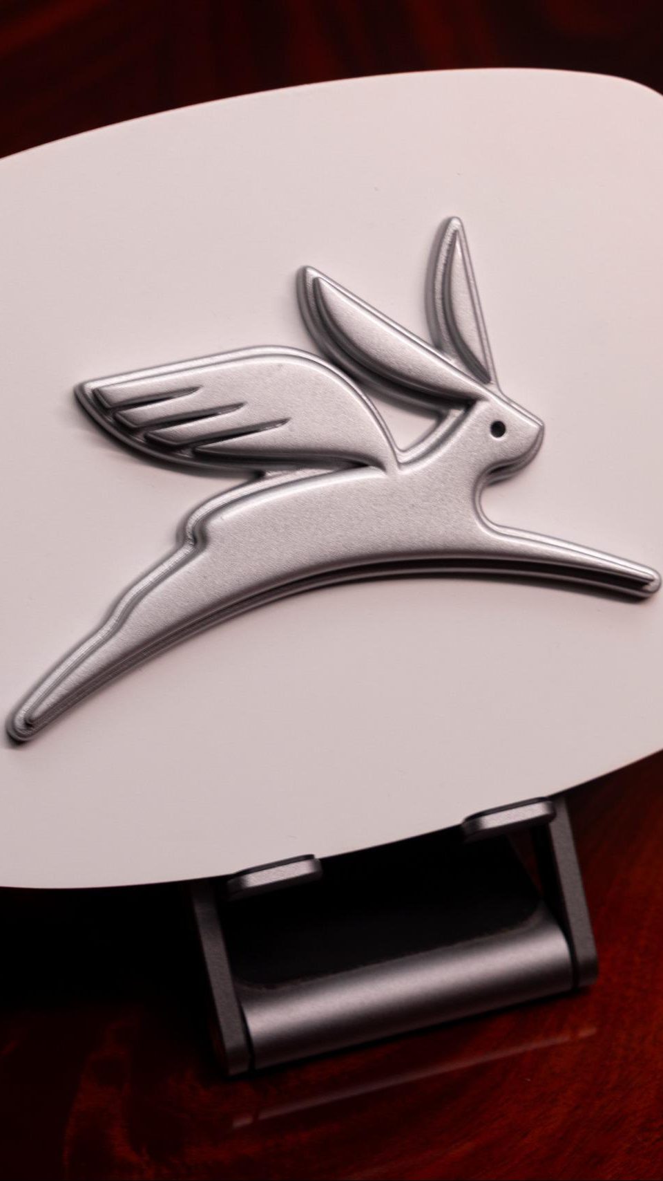 Presentan emblema de Olinia; En septiembre se conocerá diseño de vehículos eléctricos