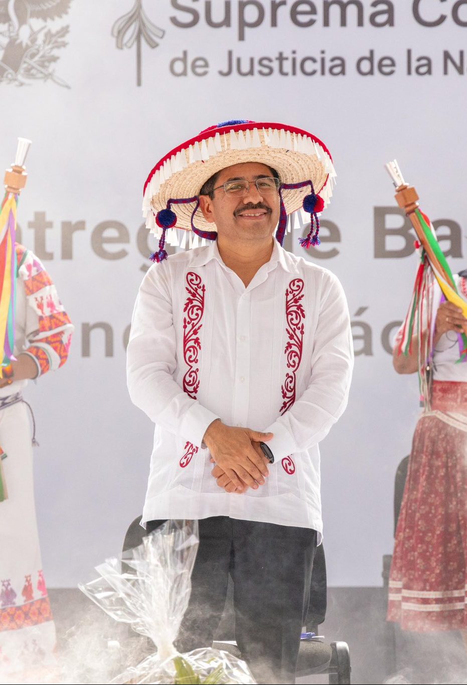 EDITORIAL | Justicia de humo: un mes de caos en toga y birrete