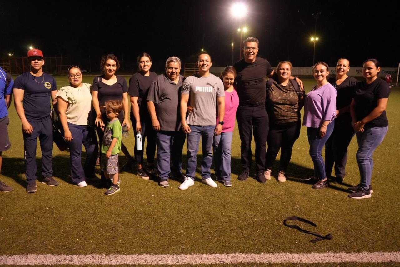 Ramón Flores impulsa el deporte en Ures con apoyo a equipos locales