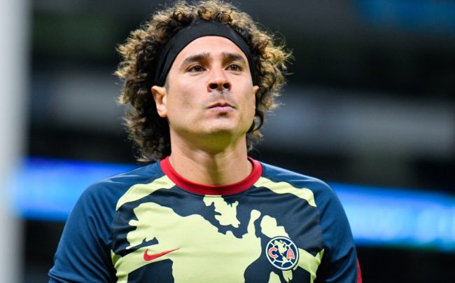 Guillermo Ochoa confirma que es uno de los positivos por covid-19