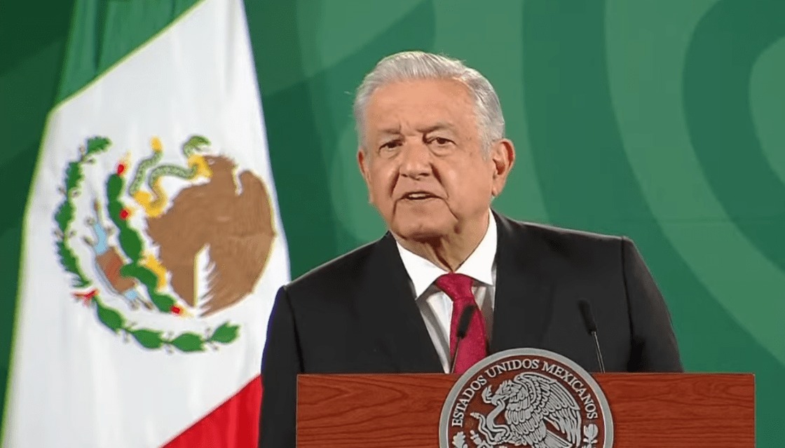 Reta AMLO a “ofendidos” de la UNAM a manifestarse en su contra