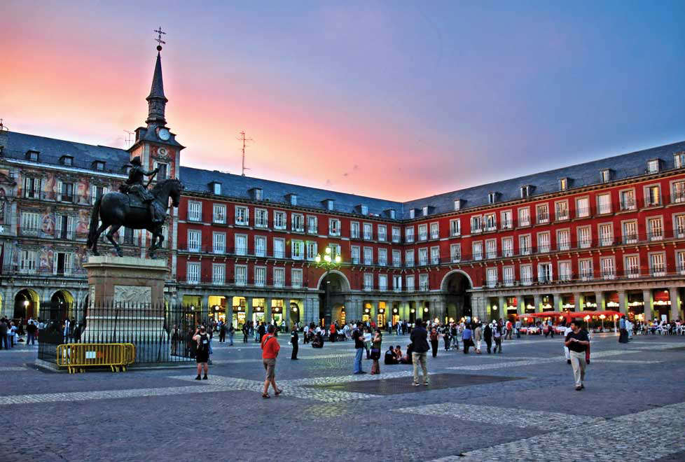 En España, gobierno dará ayuda de 250 euros mensuales a jóvenes para pagar la renta En España, gobierno dará ayuda de 250 euros mensuales a jóvenes para pagar la renta