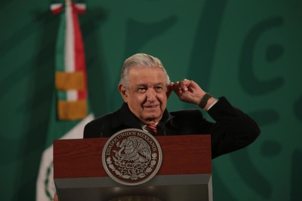 AMLO recomienda INE hacer plan de austeridad