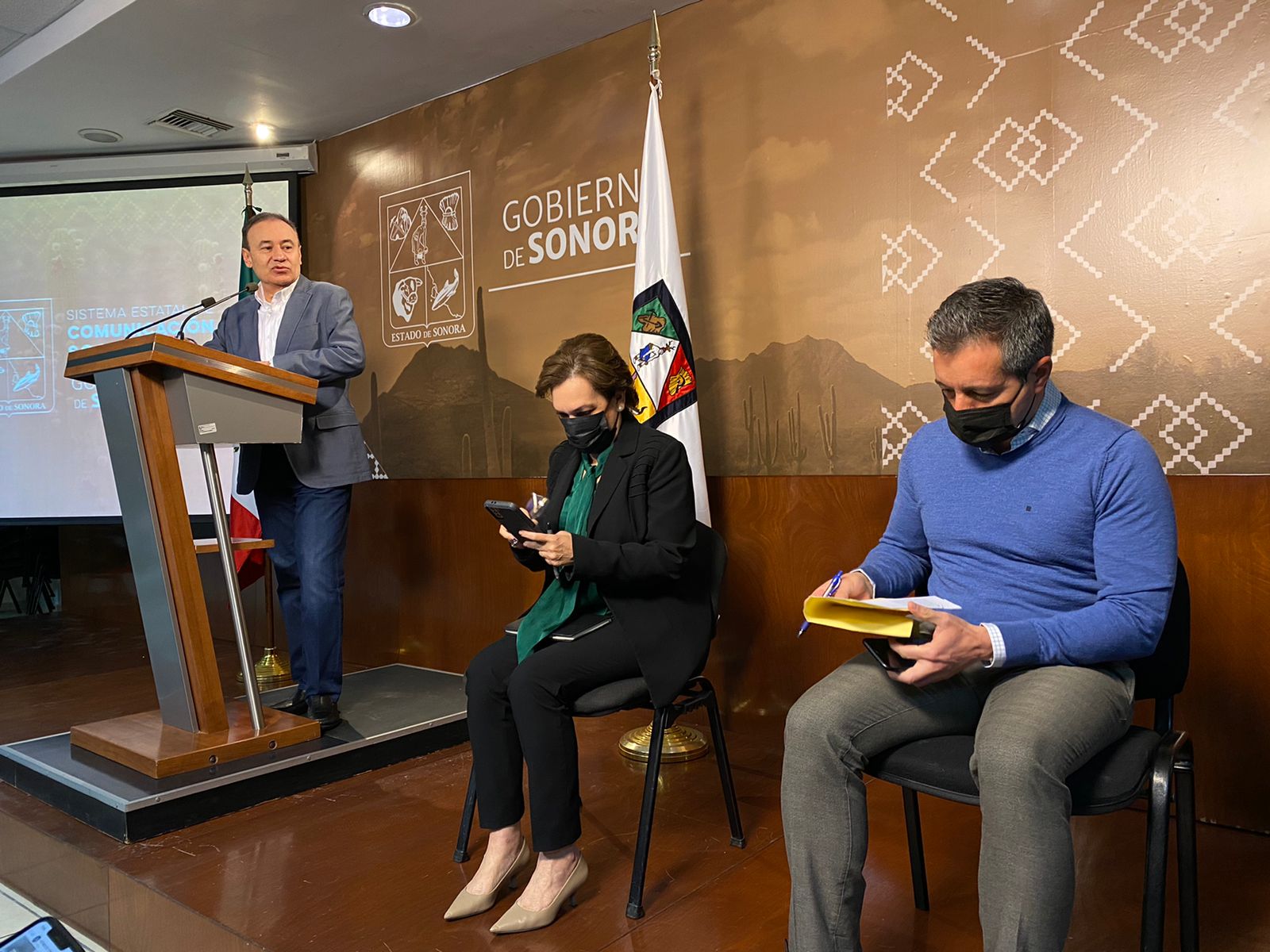 Gobernador de Sonora anuncia nuevos puntos de importación para autos chocolate Gobernador de Sonora anuncia nuevos puntos de importación para autos chocolate