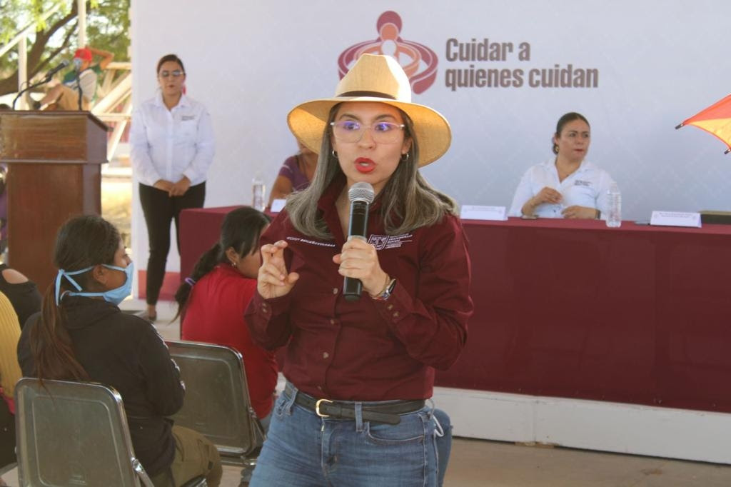 Entregan 531 tarjetas a personas beneficiarias de programas sociales en el poblado Miguel Alemán