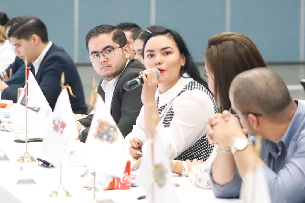 Participa Rebeca Valenzuela en reunión nacional con titulares estatales de la juventud