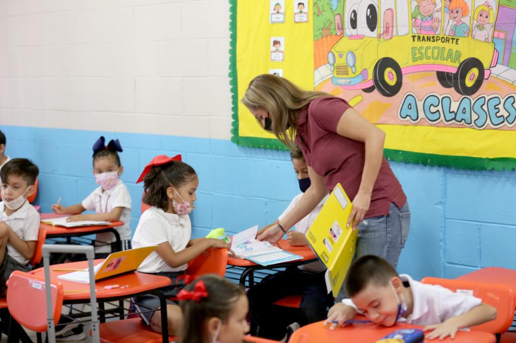 Reitera SEC compromiso de impulsar estrategia nacional para la reinserción escolar