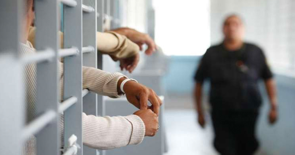 Gana la prisión preventiva oficiosa: permanece en la Constitución | Editorial