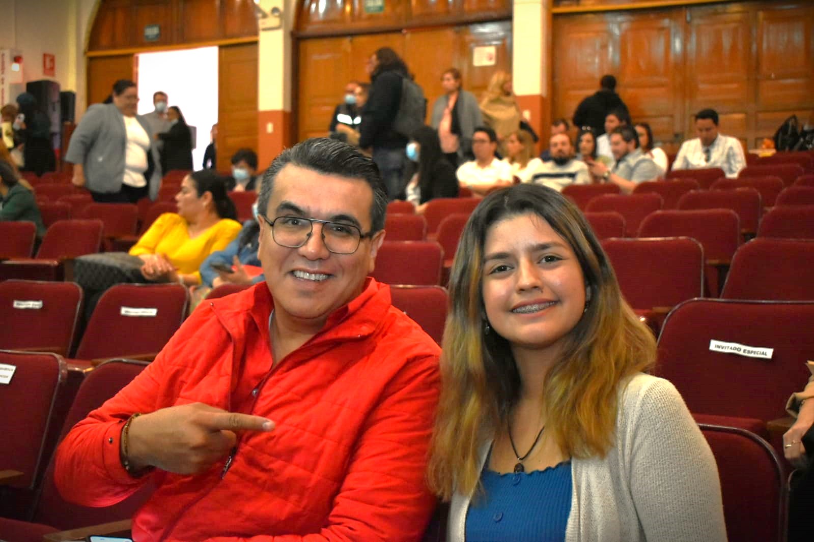 Ramón Flores y Gizeth Gaytán asisten a conferencia sobre violencia política contra la Mujer