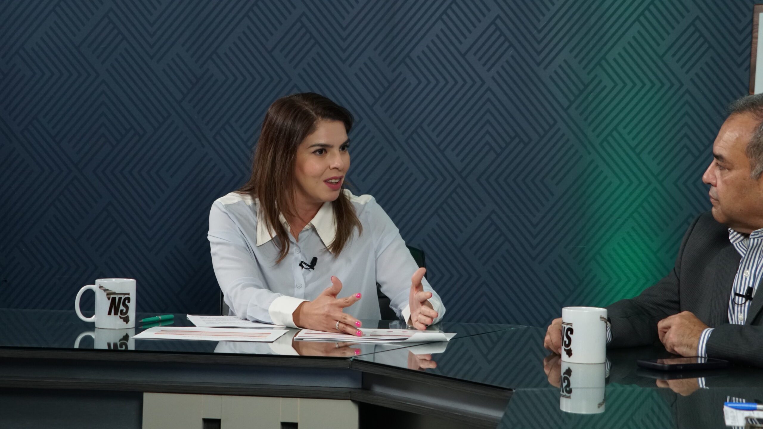 El Gobierno de Alfonso Durazo cuenta con finanzas estables y un gasto responsable: María Lizbeth Gardner El Gobierno de Alfonso Durazo cuenta con finanzas estables y un gasto responsable: María Lizbeth Gardner