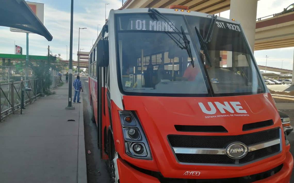 Unidades de transporte urbano en paro laboral en Hermosillo.