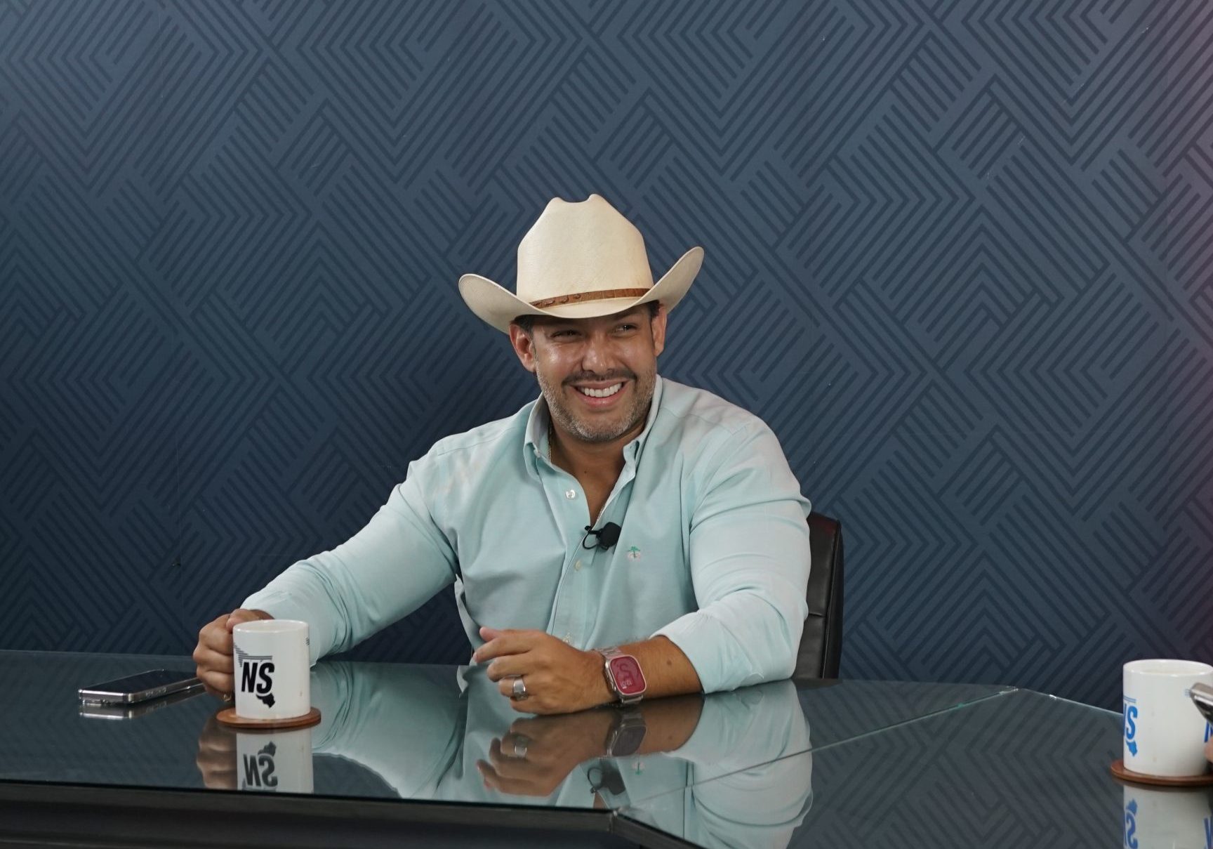 Siguiendo el ejemplo del gobernador de menos escritorio y más territorio: Plutarco Sánchez Siguiendo el ejemplo del gobernador de menos escritorio y más territorio: Plutarco Sánchez