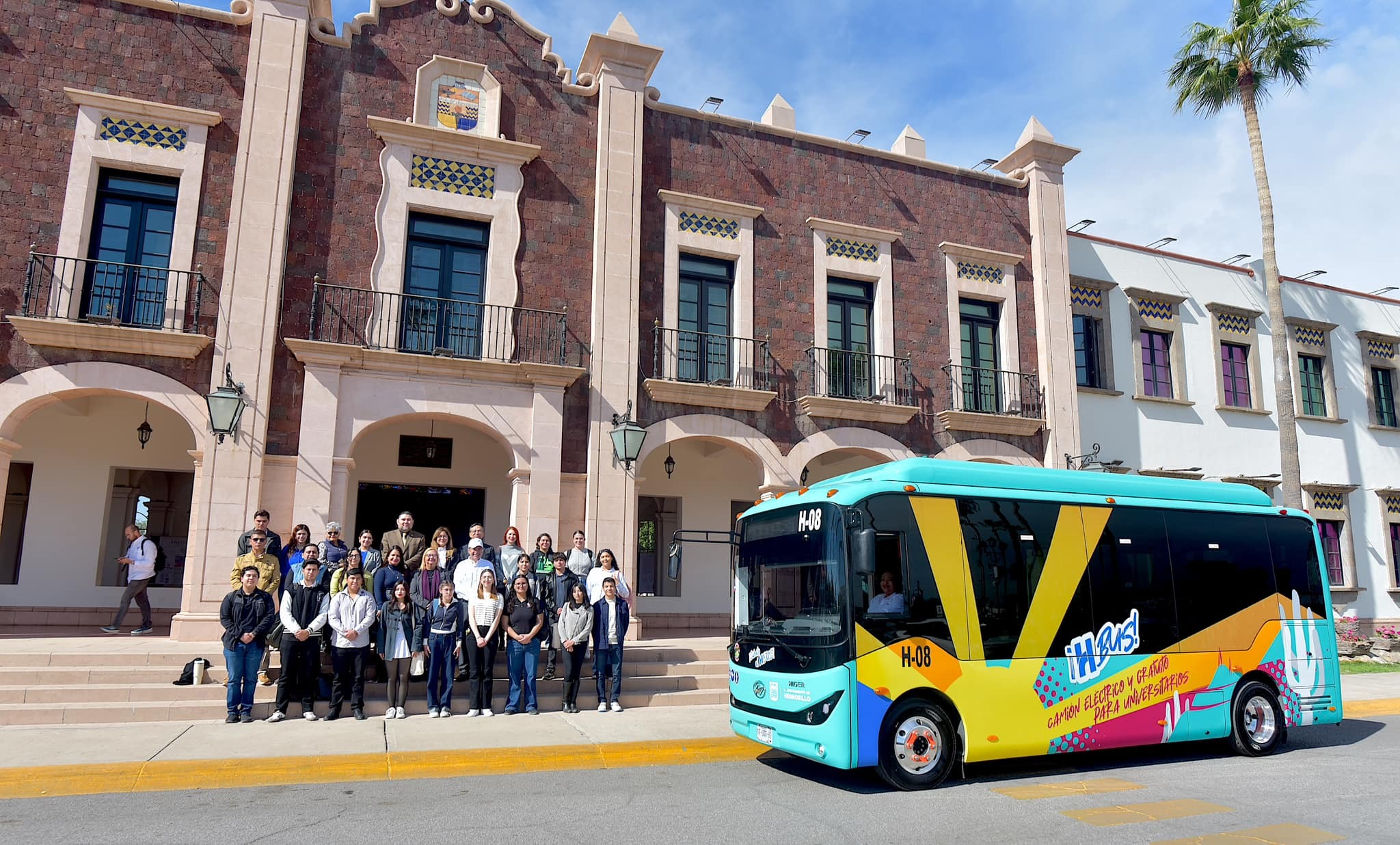 Presenta Toño Astiazarán un nuevo método de transporte para estudiantes universitarios Presenta Toño Astiazarán un nuevo método de transporte para estudiantes universitarios