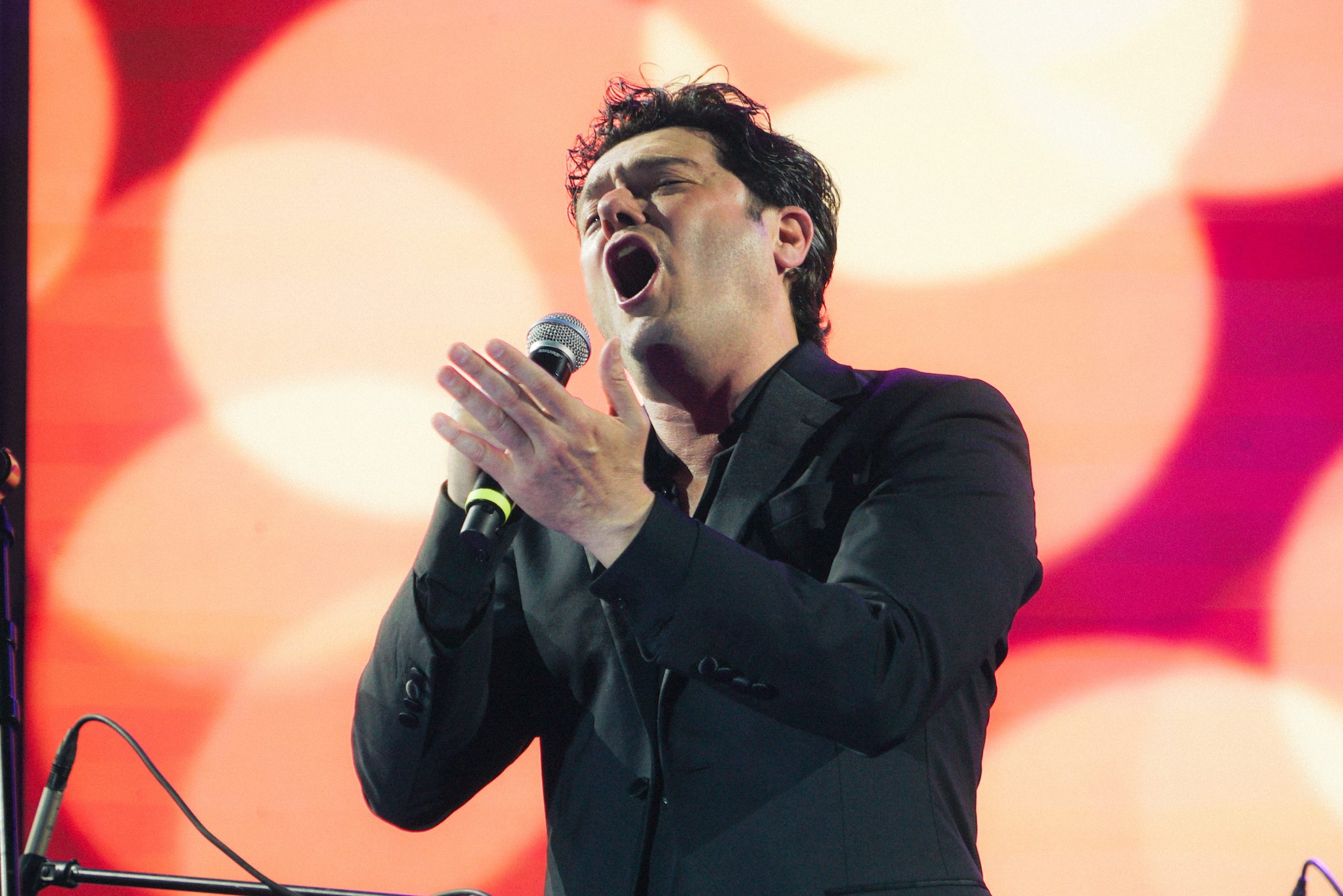 El orgullo de Navojoa: Arturo Chacón-Cruz recibe la Medalla Emiliana de Zubeldía