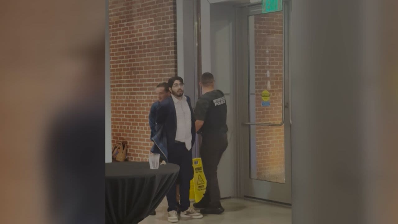 Asesinan a dos empleados de embajada de Israel en Washington D.C.