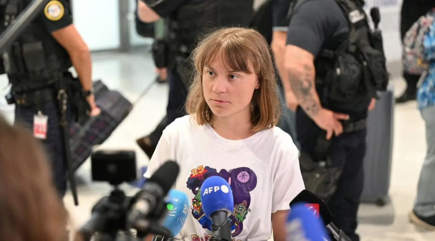 Greta Thunberg acusa a Israel de “genocidio” tras ser deportada por intentar llevar ayuda humanitaria a Gaza Greta Thunberg acusa a Israel de “genocidio” tras ser deportada por intentar llevar ayuda humanitaria a Gaza