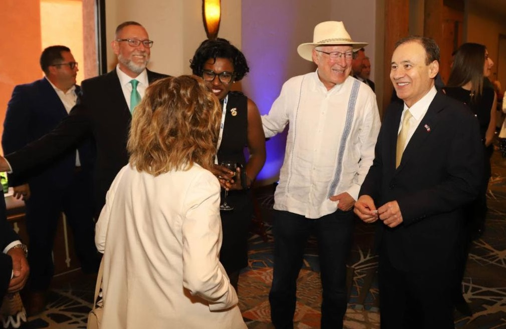 ESTAS LÍNEAS | El gobernador Durazo fue a Estados Unidos