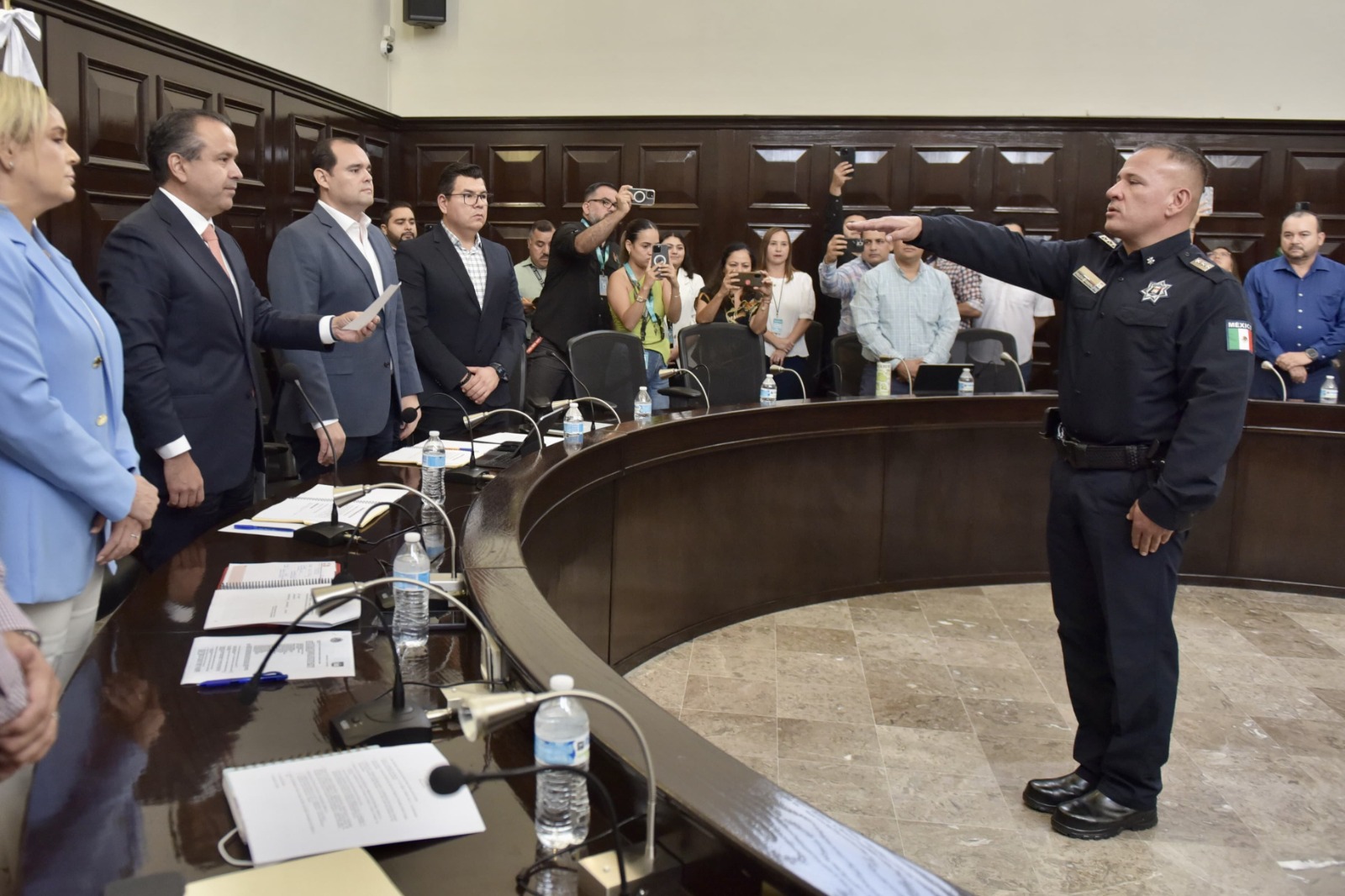 Rinde protesta Jesús Alonso Durón Montaño como Comisario General de la Jefatura de Policía Preventiva y Tránsito Municipal Rinde protesta Jesús Alonso Durón Montaño como Comisario General de la Jefatura de Policía Preventiva y Tránsito Municipal