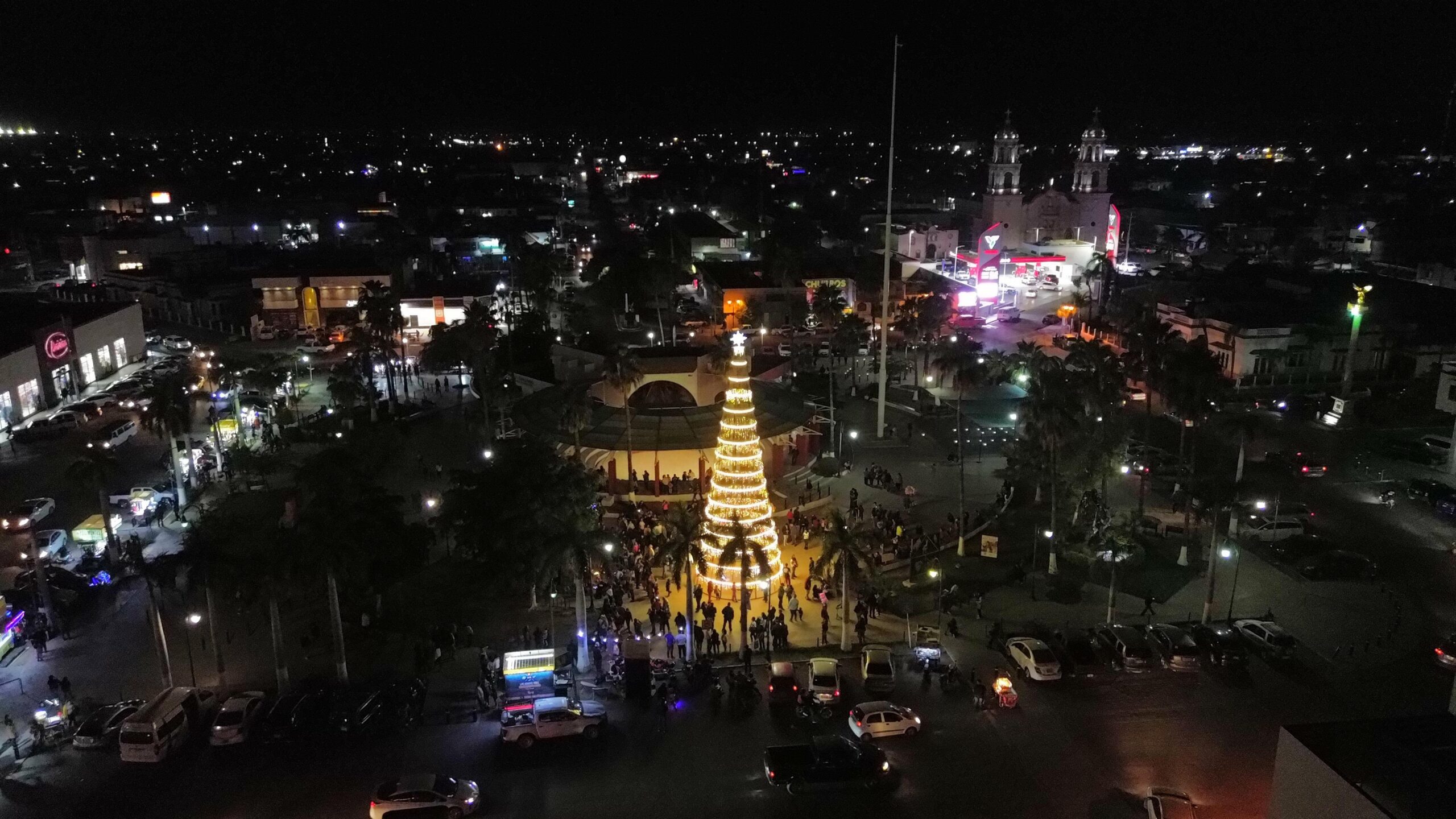 PILAR POLÍTICO | El brillo que reconcilia: Navojoa y Álamos encienden la temporada decembrina