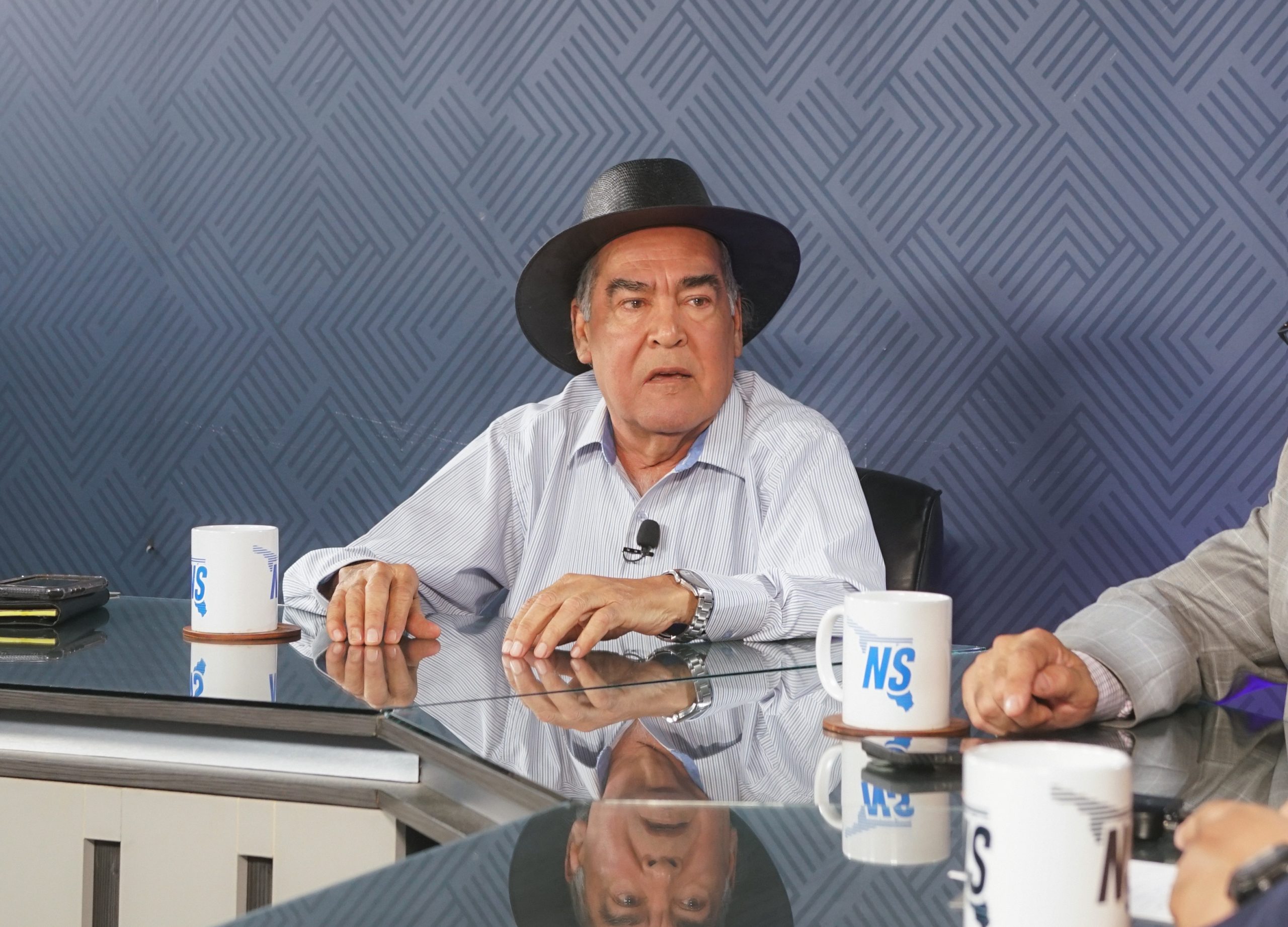 “No se van “amacizar” al PRD Sonora, que se olviden de eso, no pasarán”: Carlos Navarro