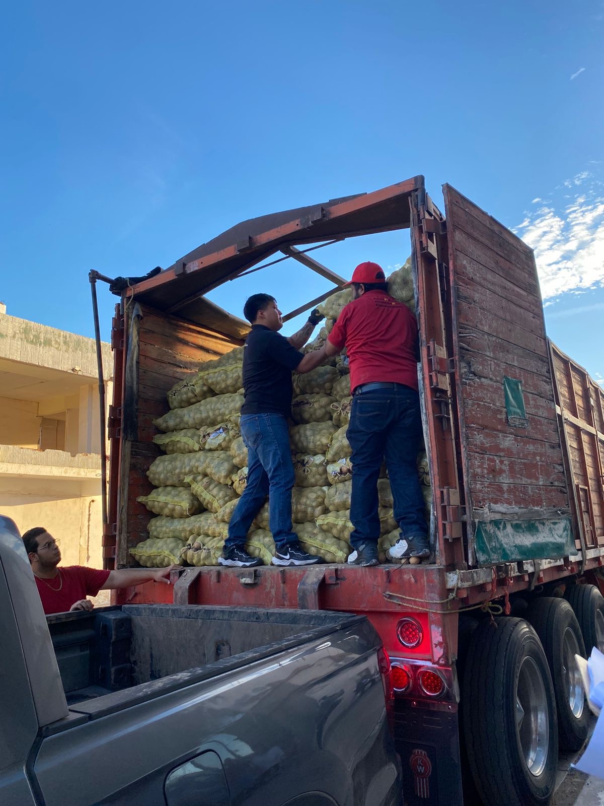 Ramón Flores entrega 70 toneladas de alimento a familias guaymenses Ramón Flores entrega 70 toneladas de alimento a familias guaymenses
