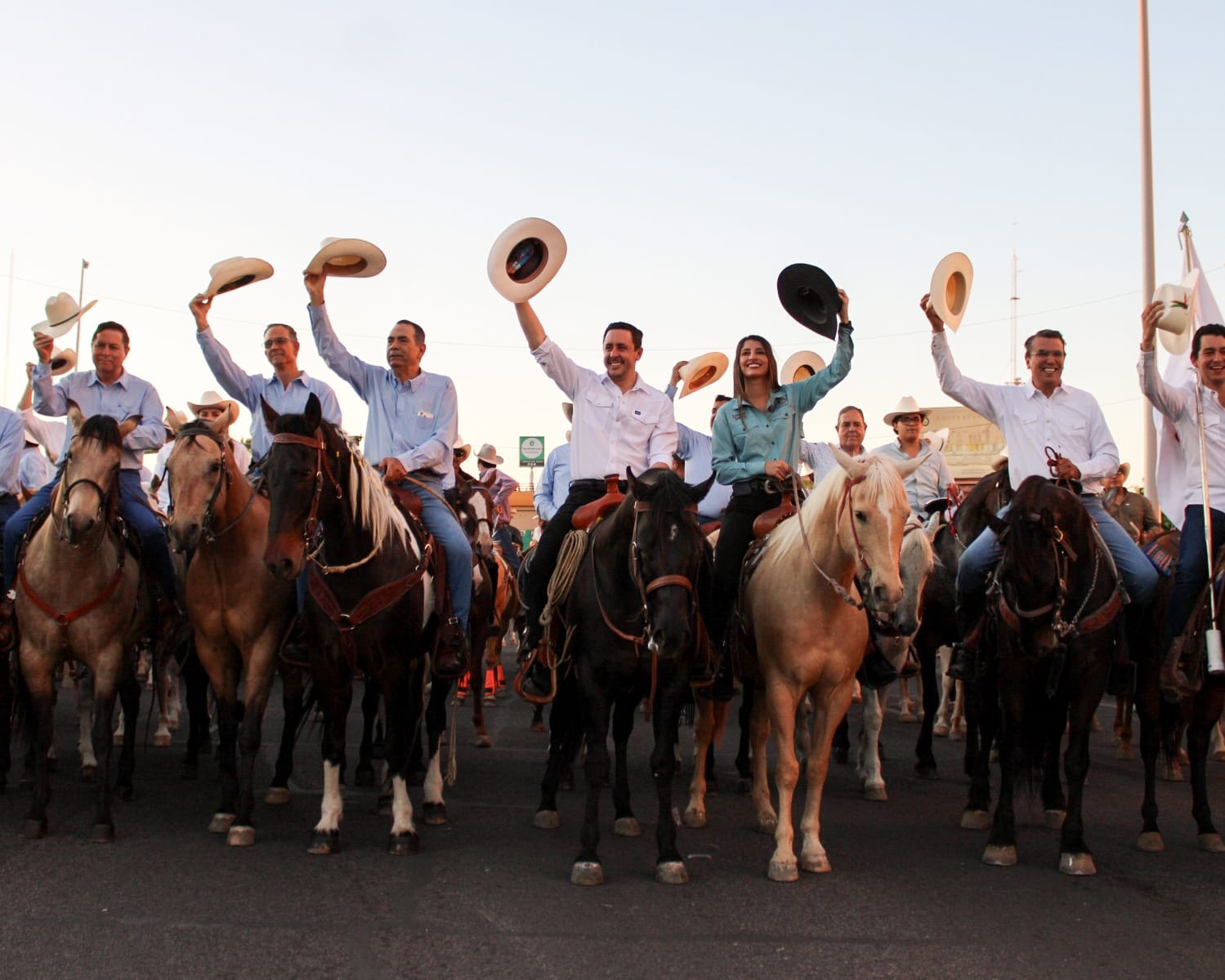PILAR POLÍTICO | El caballo negrojo que ya corre al centro