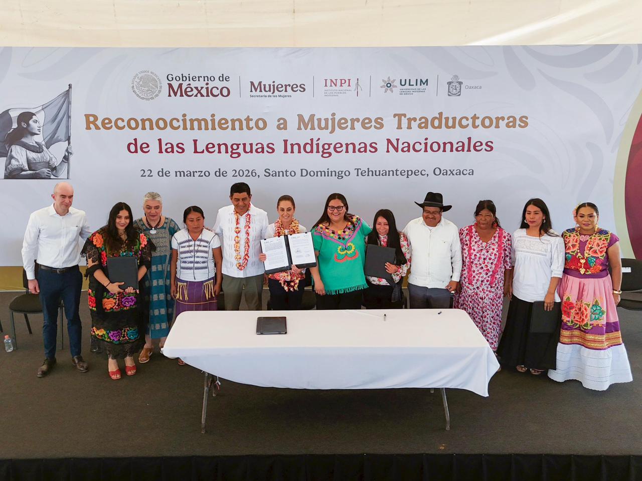 En Oaxaca se reconoce a mujeres traductoras y se presenta la Cartilla de Derechos de las Mujeres traducida a 67 lenguas indígenas En Oaxaca se reconoce a mujeres traductoras y se presenta la Cartilla de Derechos de las Mujeres traducida a 67 lenguas indígenas