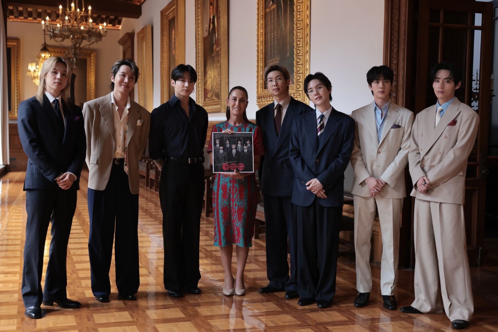 LA MÚSICA Y LOS VALORES UNEN A MÉXICO Y COREA DEL SUR”: PRESIDENTA CLAUDIA SHEINBAUM RECIBE A BTS EN PALACIO NACIONAL
