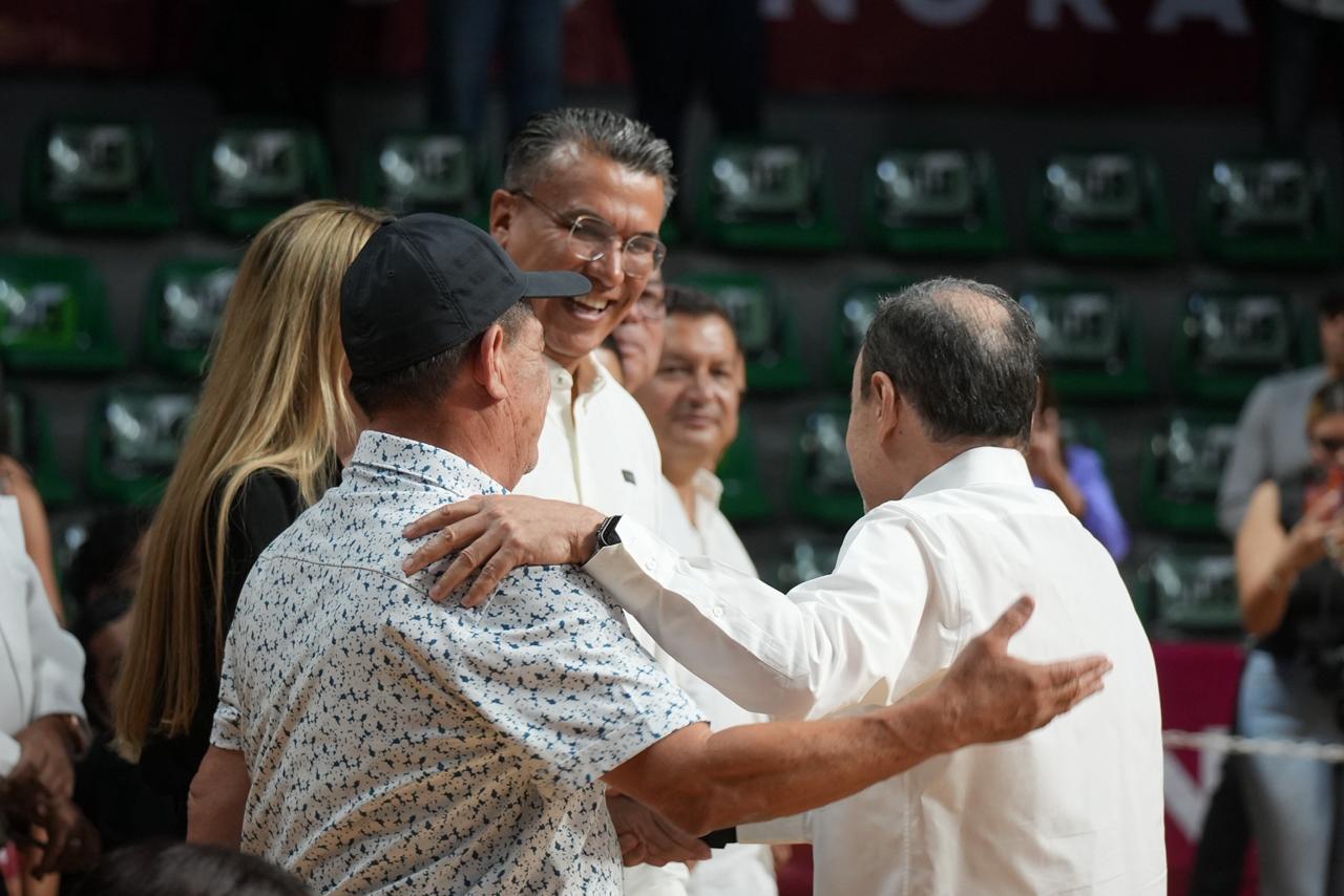Ramón Flores acompaña al gobernador Alfonso Durazo en entrega de becas a deportistas y continúa jornada territorial en Guaymas Ramón Flores acompaña al gobernador Alfonso Durazo en entrega de becas a deportistas y continúa jornada territorial en Guaymas