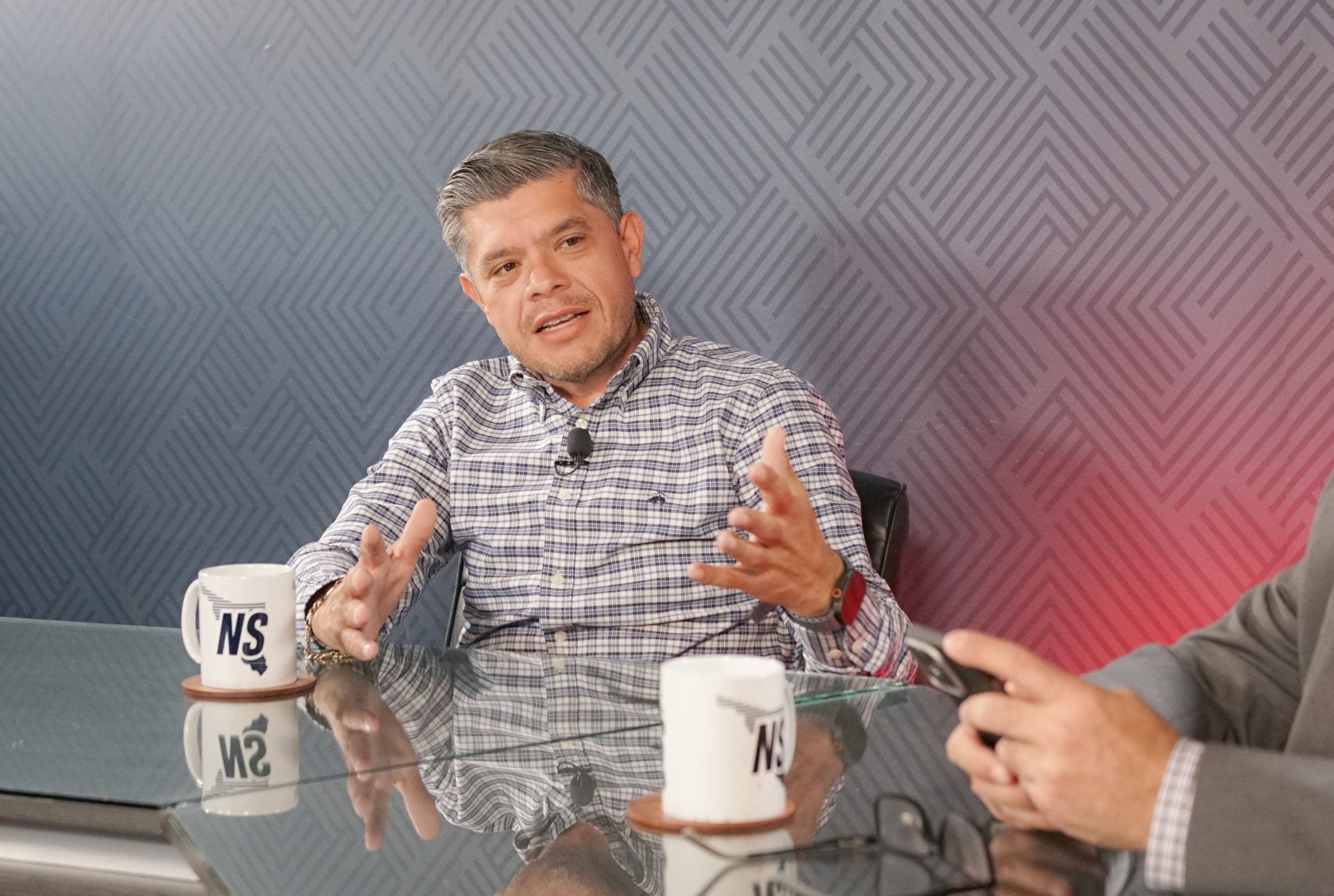 “Yo no gobierno desde el escritorio, gobierno a ras de suelo, en las colonias y las comunidades”: Beto Vazquez