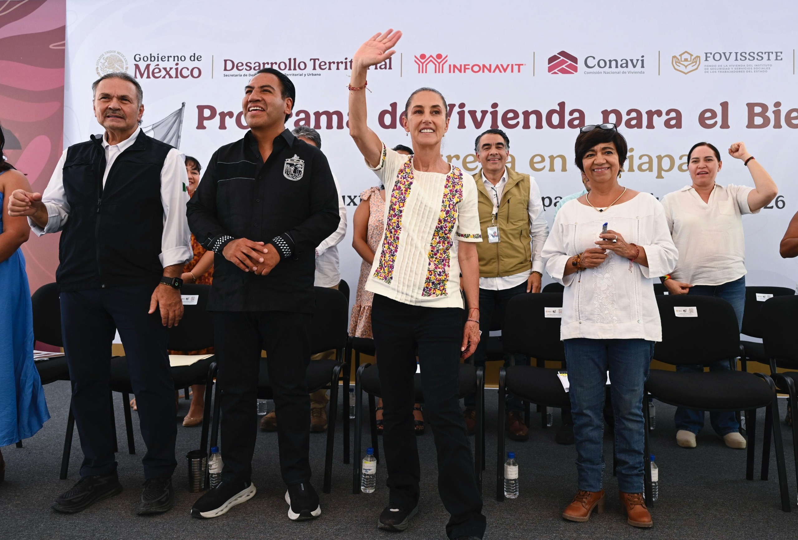 “Vivienda para el Bienestar ayuda al crecimiento económico al aportar 1% al PIB y beneficia a 30 Millones de Personas”: Presidenta Claudia Sheinbaum entrega viviendas en Tuxtla Gutiérrez, Chiapas