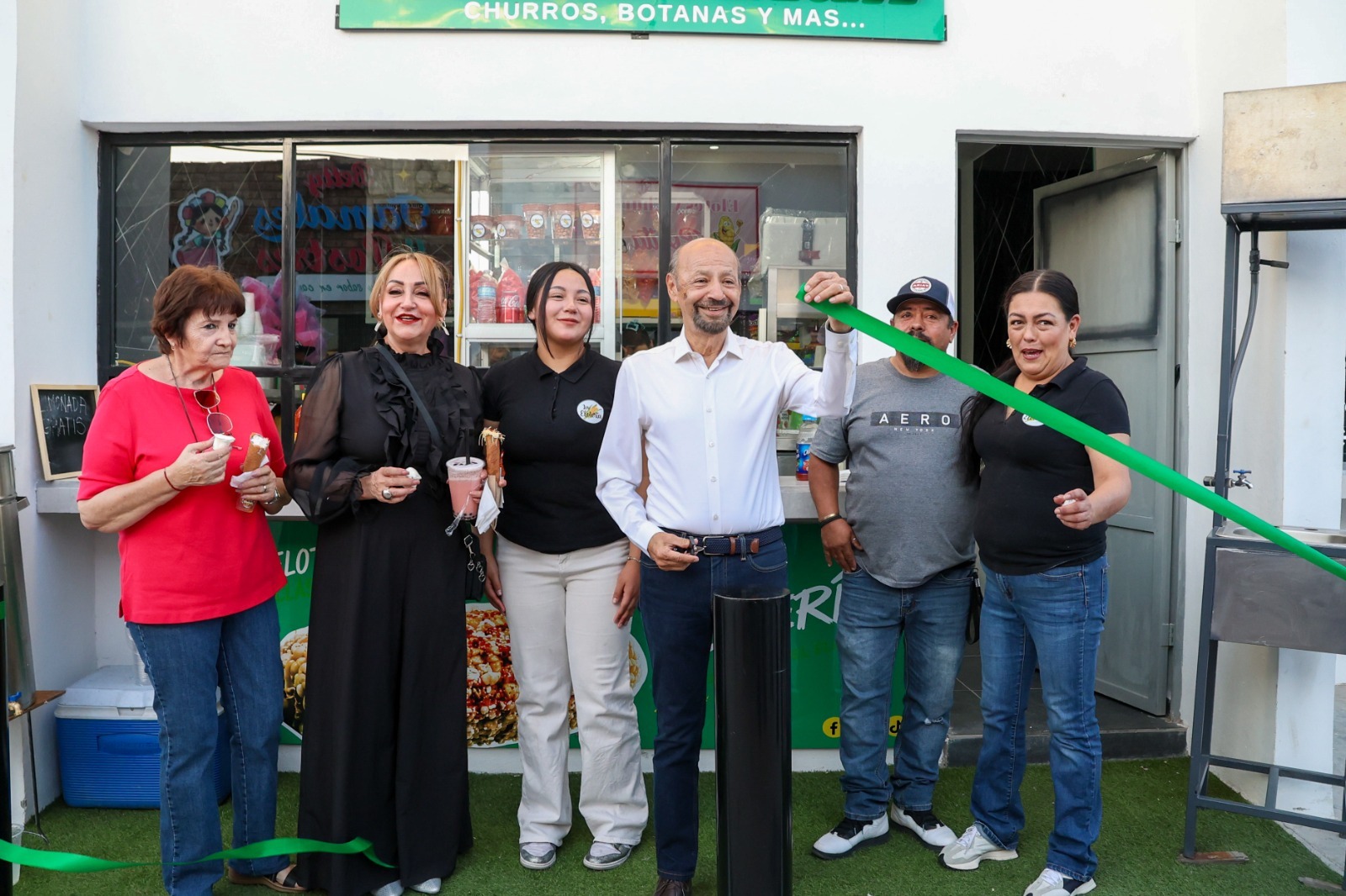 Alcalde de Agua Prieta inaugura locales en la Plaza Plan de Agua Prieta Alcalde de Agua Prieta inaugura locales en la Plaza Plan de Agua Prieta