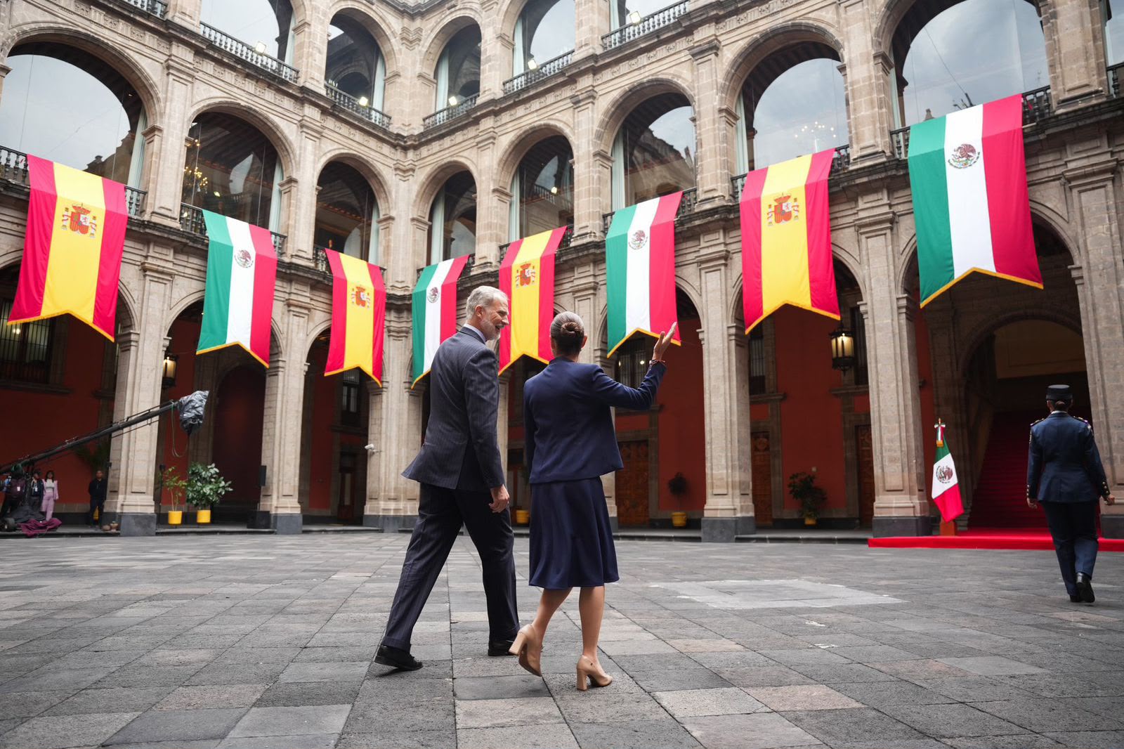 Presidenta Claudia Sheinbaum recibe en Palacio Nacional al Rey Felipe VI