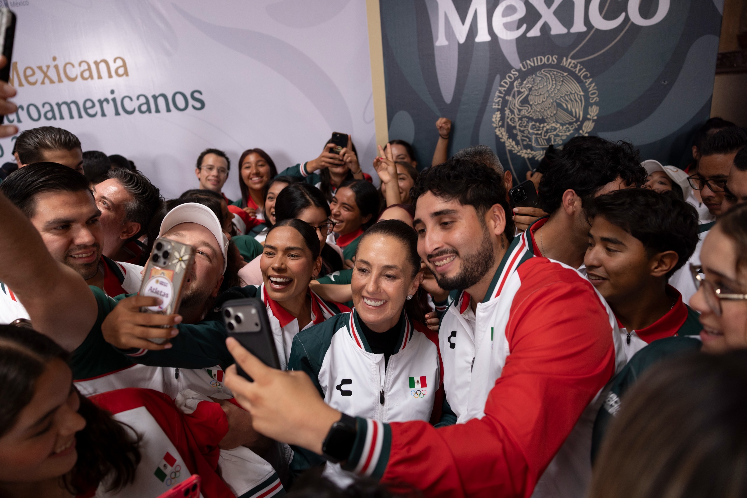Presidenta Claudia Sheinbaum abandera a la Delegación Mexicana que participará en los XXV Juegos Centroamericanos y del Caribe Santo Domingo 2026 Presidenta Claudia Sheinbaum abandera a la Delegación Mexicana que participará en los XXV Juegos Centroamericanos y del Caribe Santo Domingo 2026
