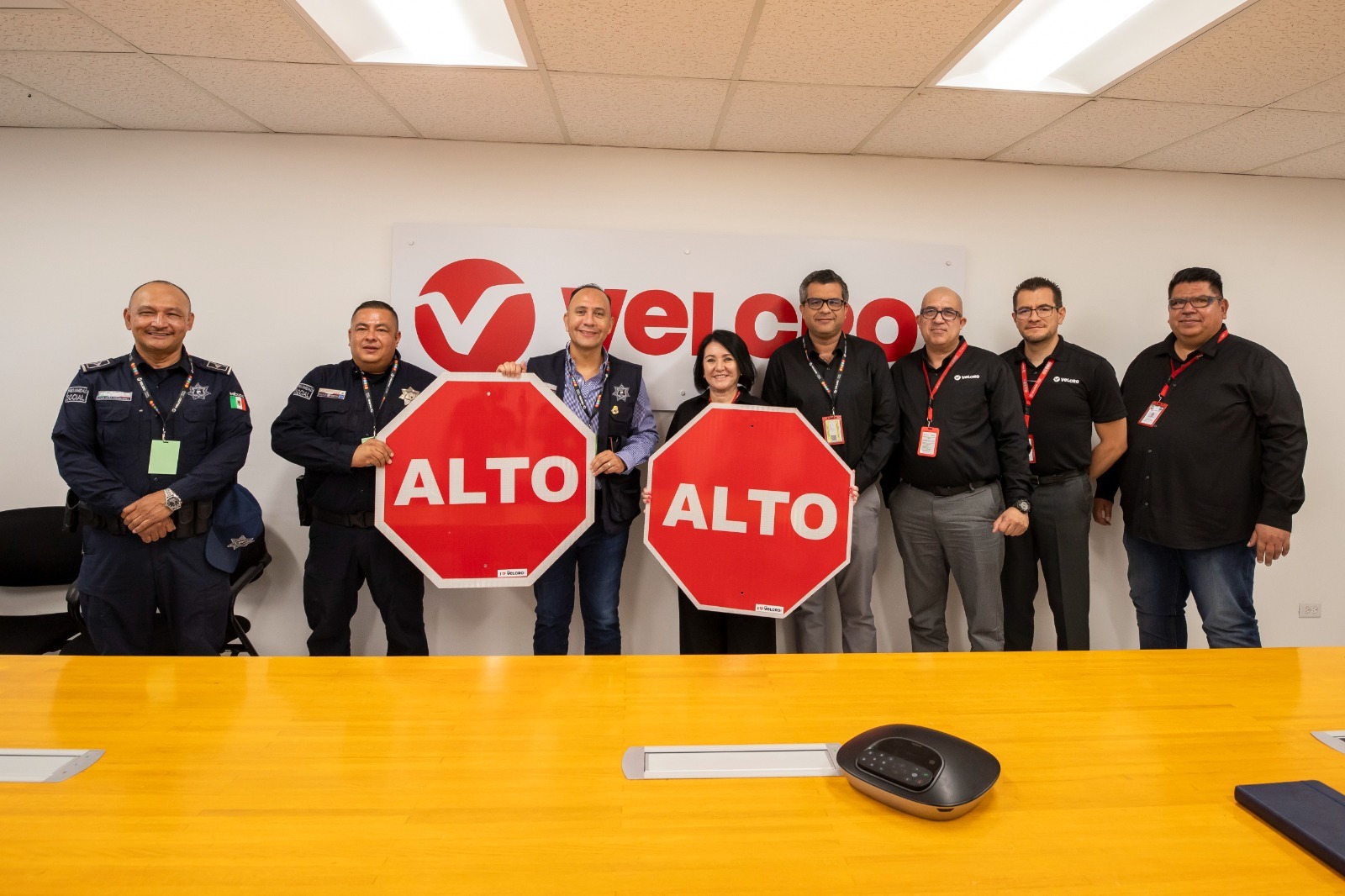 Reconoce Gobierno Municipal aportación de Velcromex en beneficio de la comunidad Reconoce Gobierno Municipal aportación de Velcromex en beneficio de la comunidad