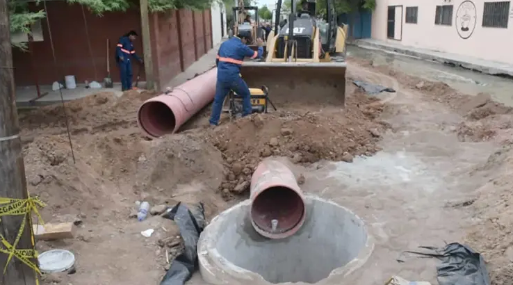 Agua de Hermosillo avanza en rehabilitación de colector sanitario en El Sahuaro Agua de Hermosillo avanza en rehabilitación de colector sanitario en El Sahuaro